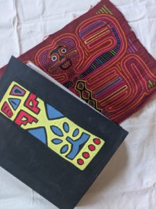 Taschen nach Mola-Art gefertigt